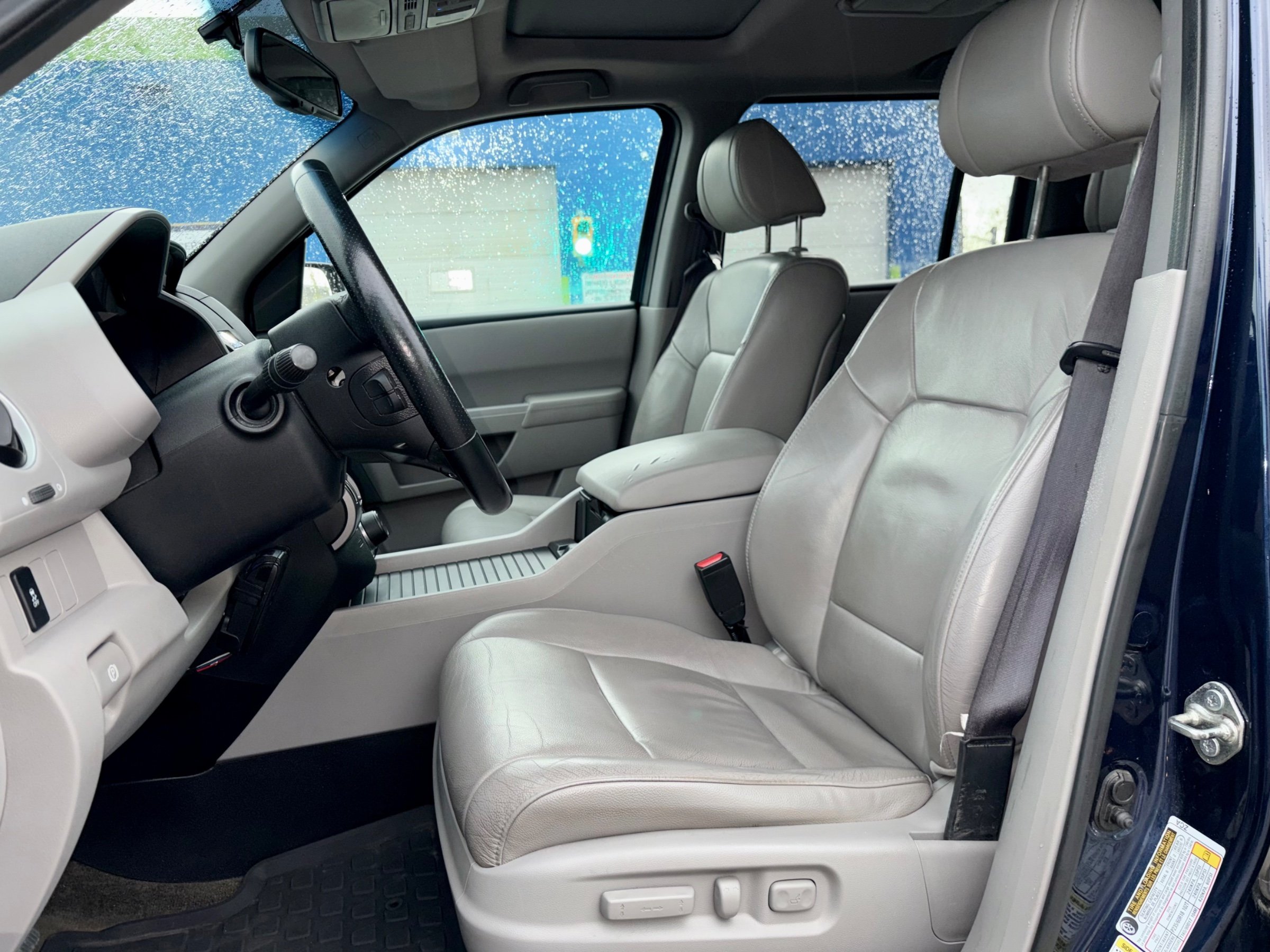 2015 HONDA PILOT EX-L  AWD | Rear Entertainment | One Owner | No Accidents | 2 Sets of Tires — photo 10