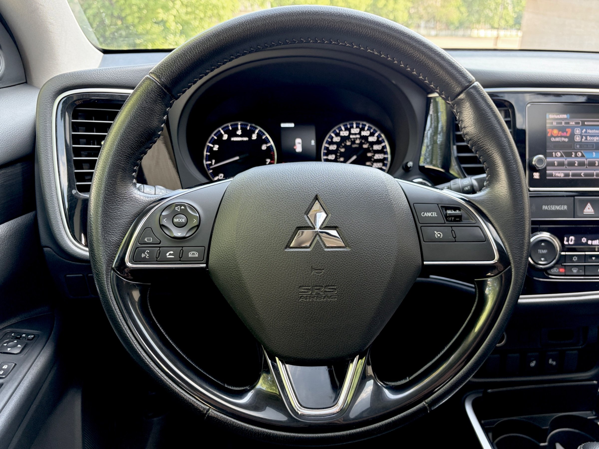 2018 MITSUBISHI OUTLANDER SEL | 7 SEATS | ONE-OWNER | WELL SERVICED — photo 16