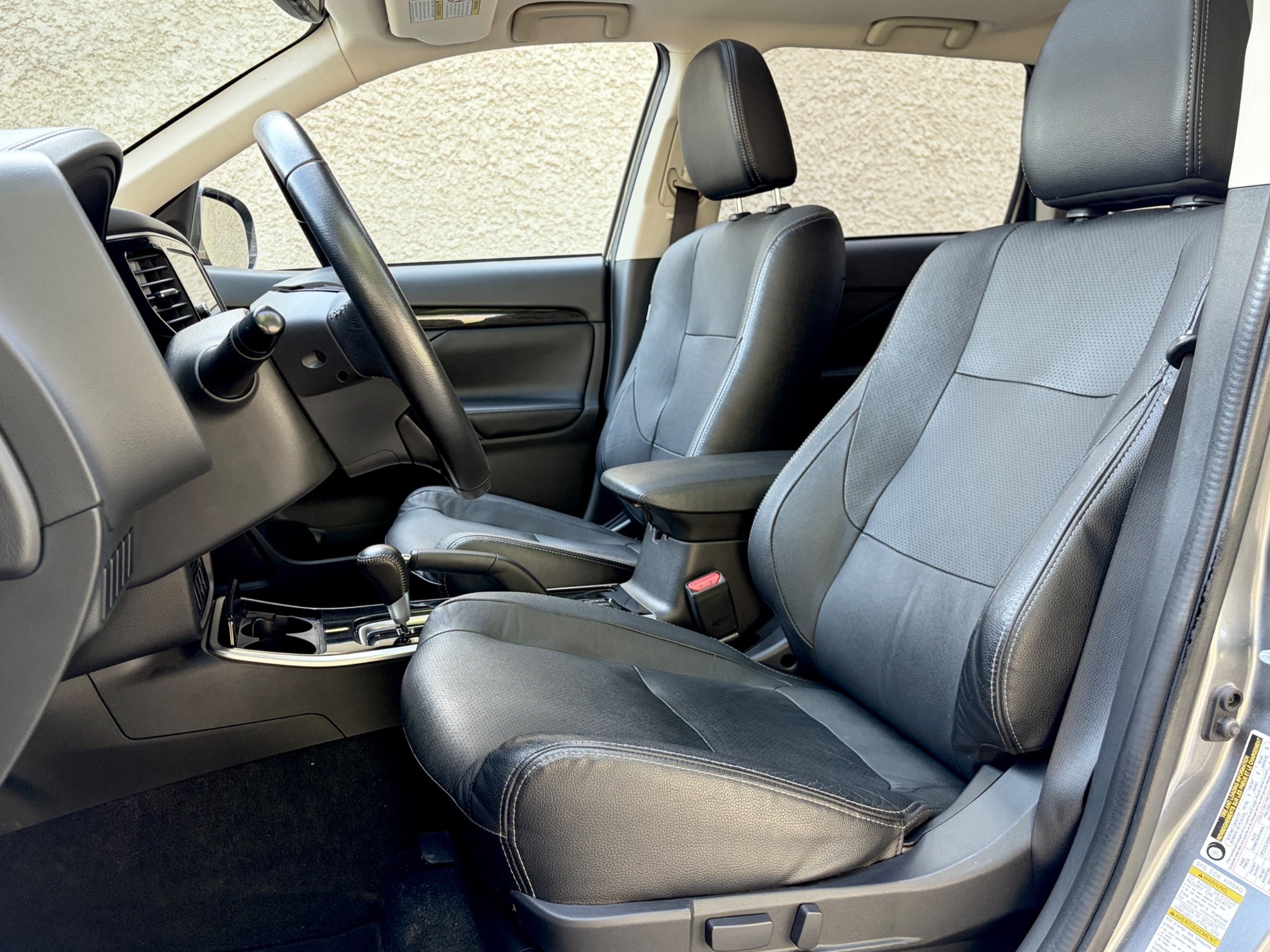 2018 MITSUBISHI OUTLANDER SEL | 7 SEATS | ONE-OWNER | WELL SERVICED — photo 9