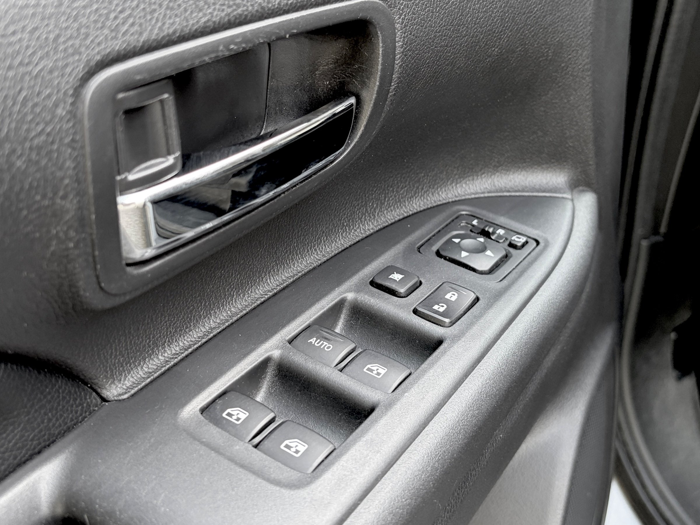 2018 MITSUBISHI OUTLANDER SEL | 7 SEATS | ONE-OWNER | WELL SERVICED — photo 14