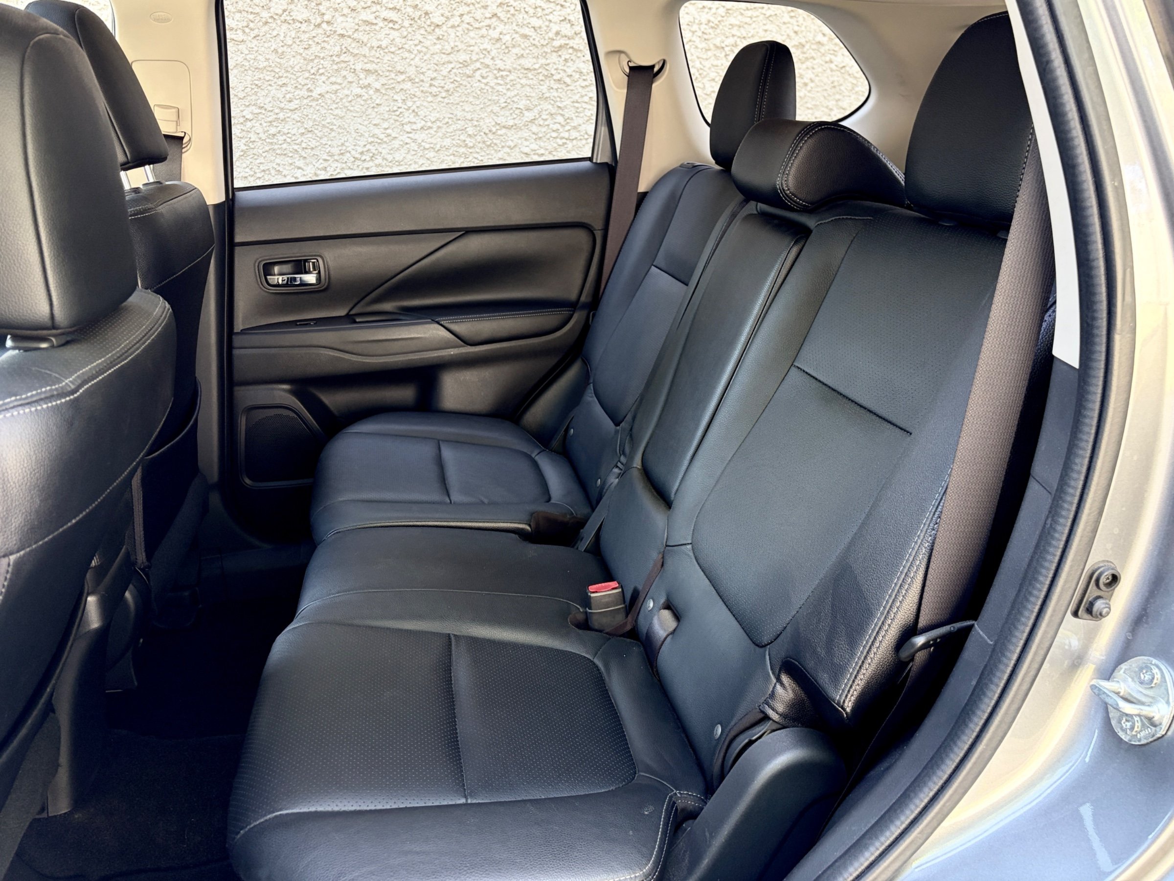 2018 MITSUBISHI OUTLANDER SEL | 7 SEATS | ONE-OWNER | WELL SERVICED — photo 10