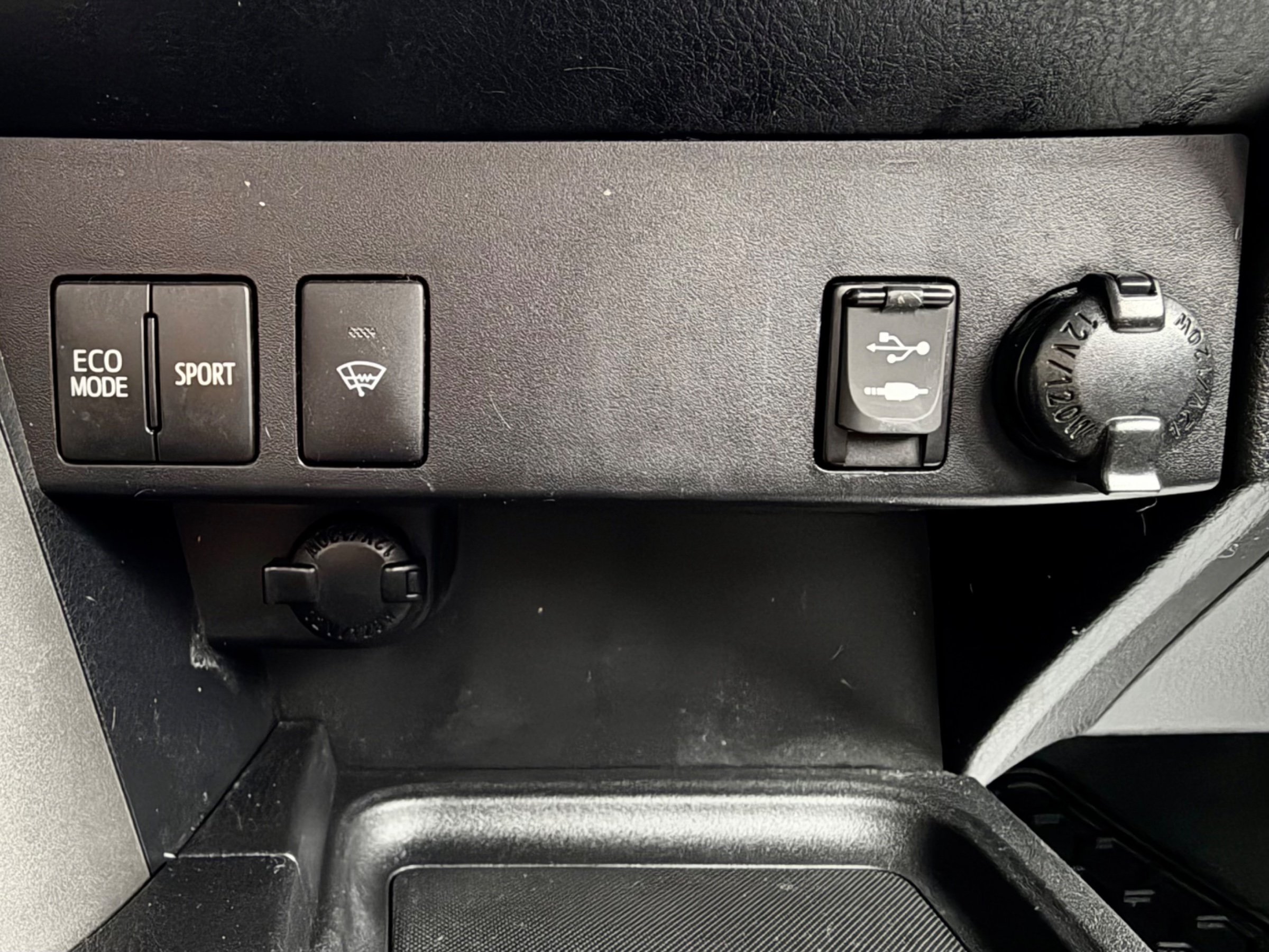 2016 TOYOTA RAV 4 LE AWD | CLEAN CARFAX  — photo 18