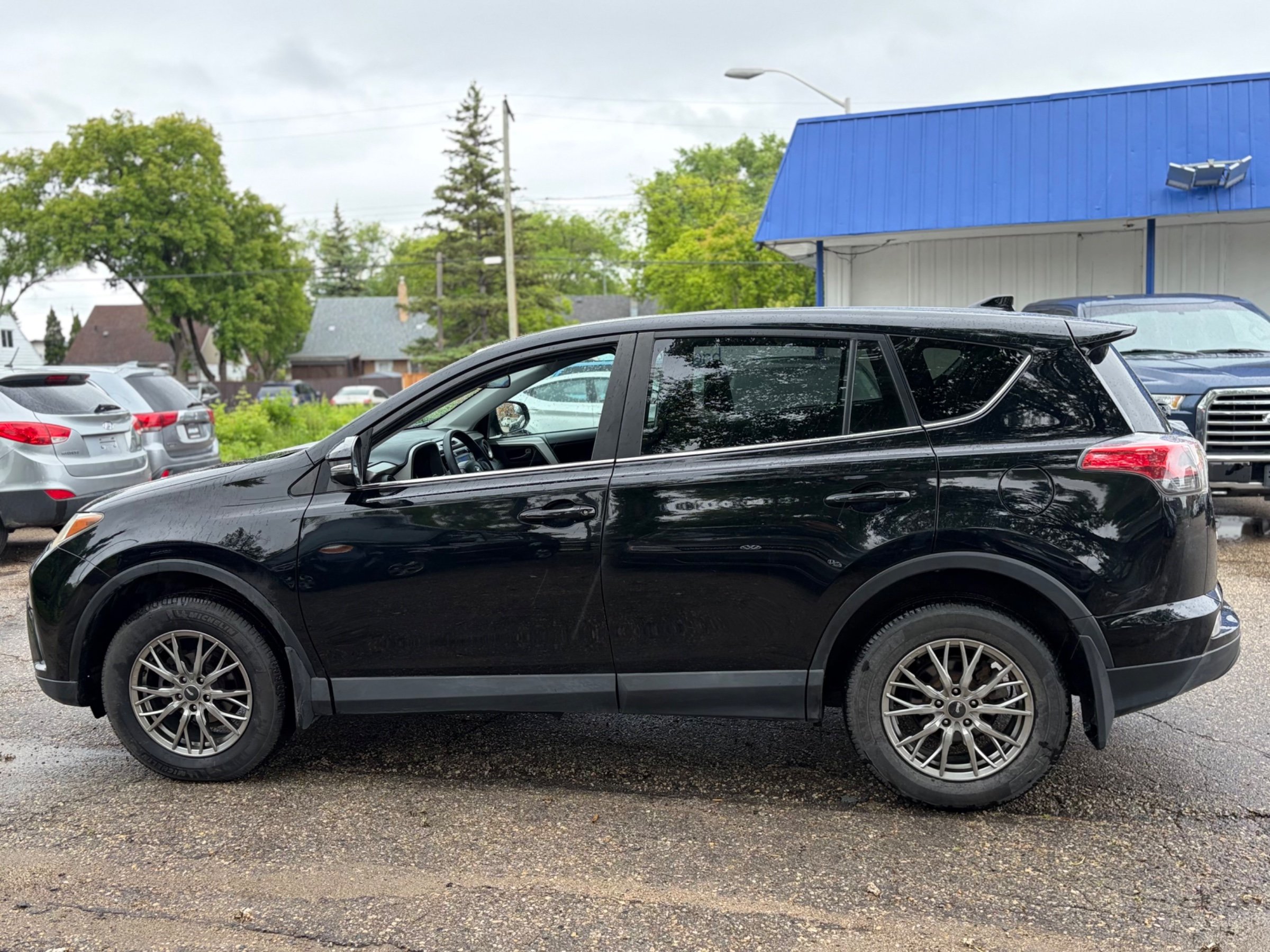 2016 TOYOTA RAV 4 LE AWD | CLEAN CARFAX  — photo 2